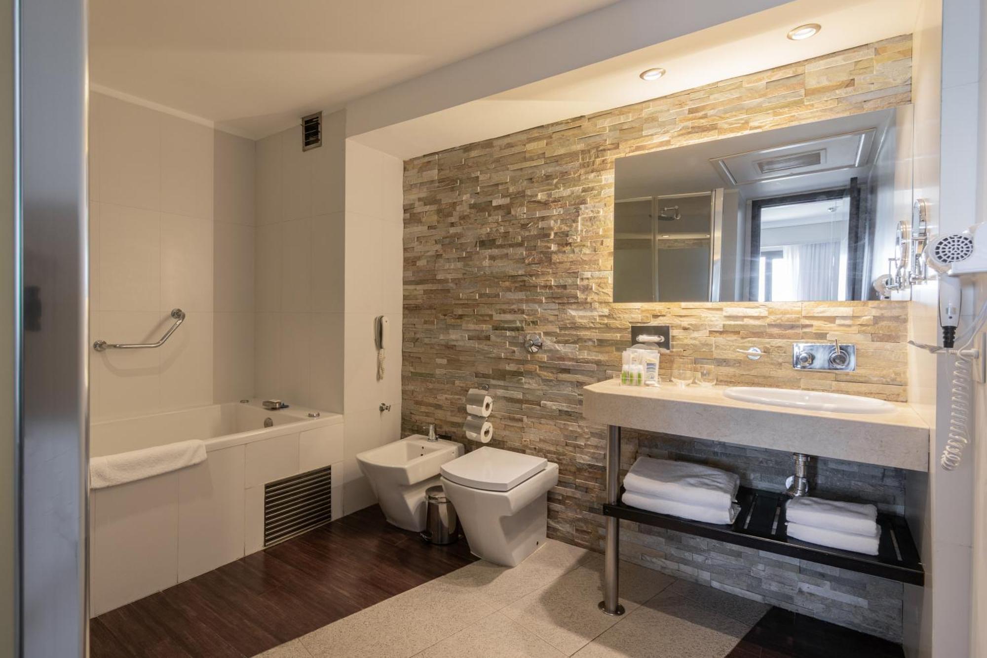 Hotel Buenos Aires Ezeiza Airport 4*
