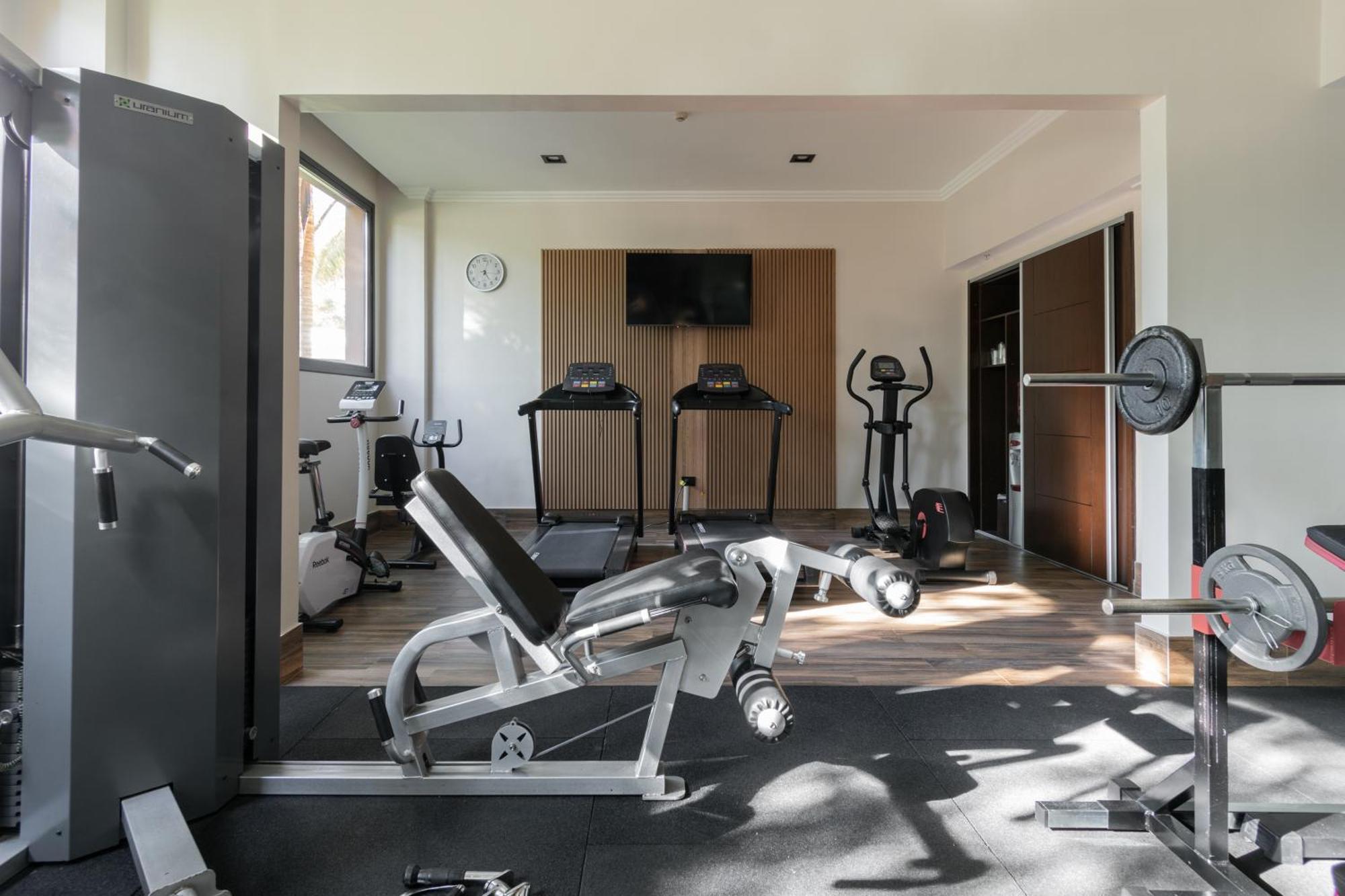 Buenos Aires Ezeiza Airport Hotel Ciudad Evita
