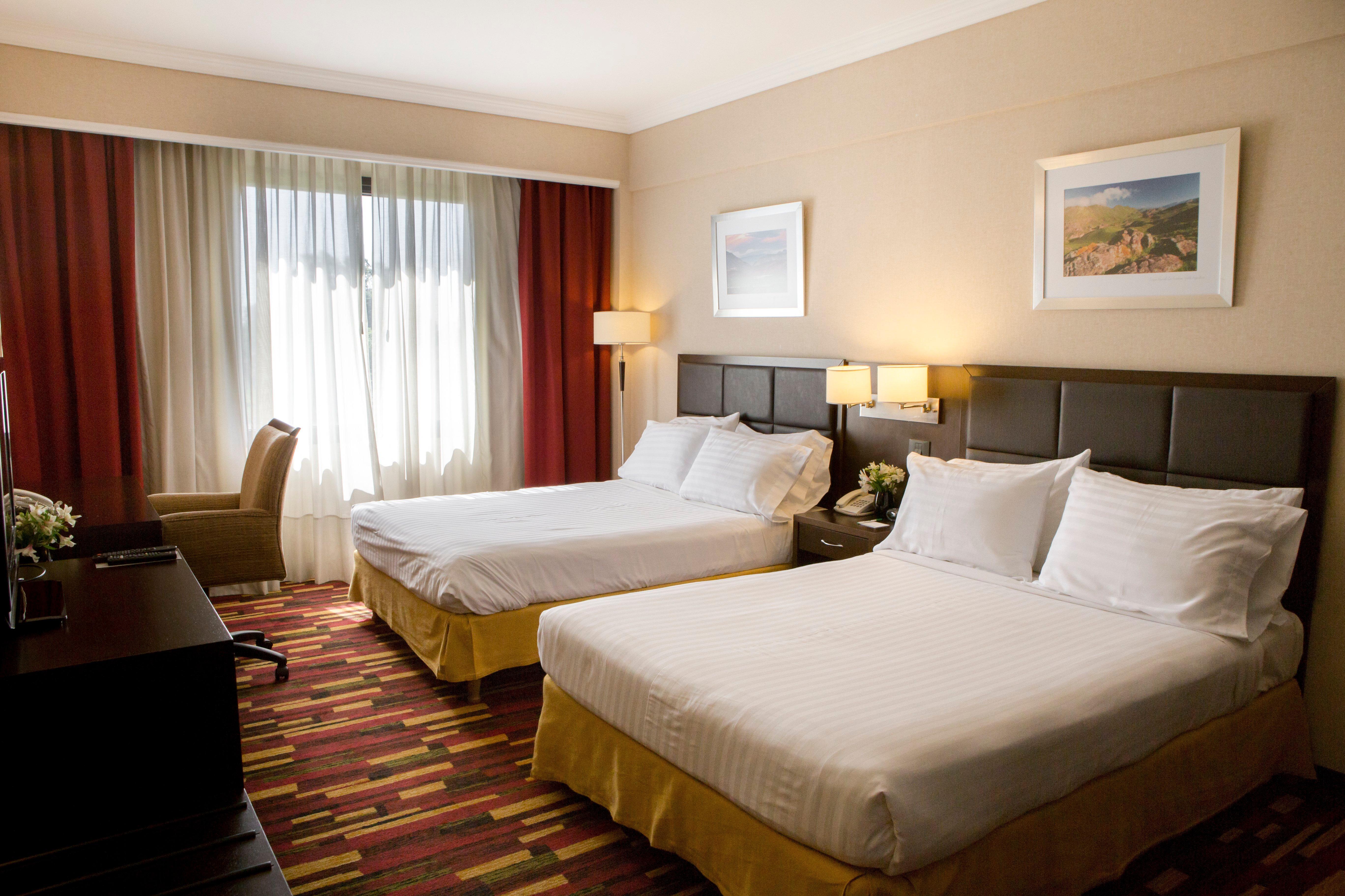 Hotel Ezeiza Airport By Ihg 4*