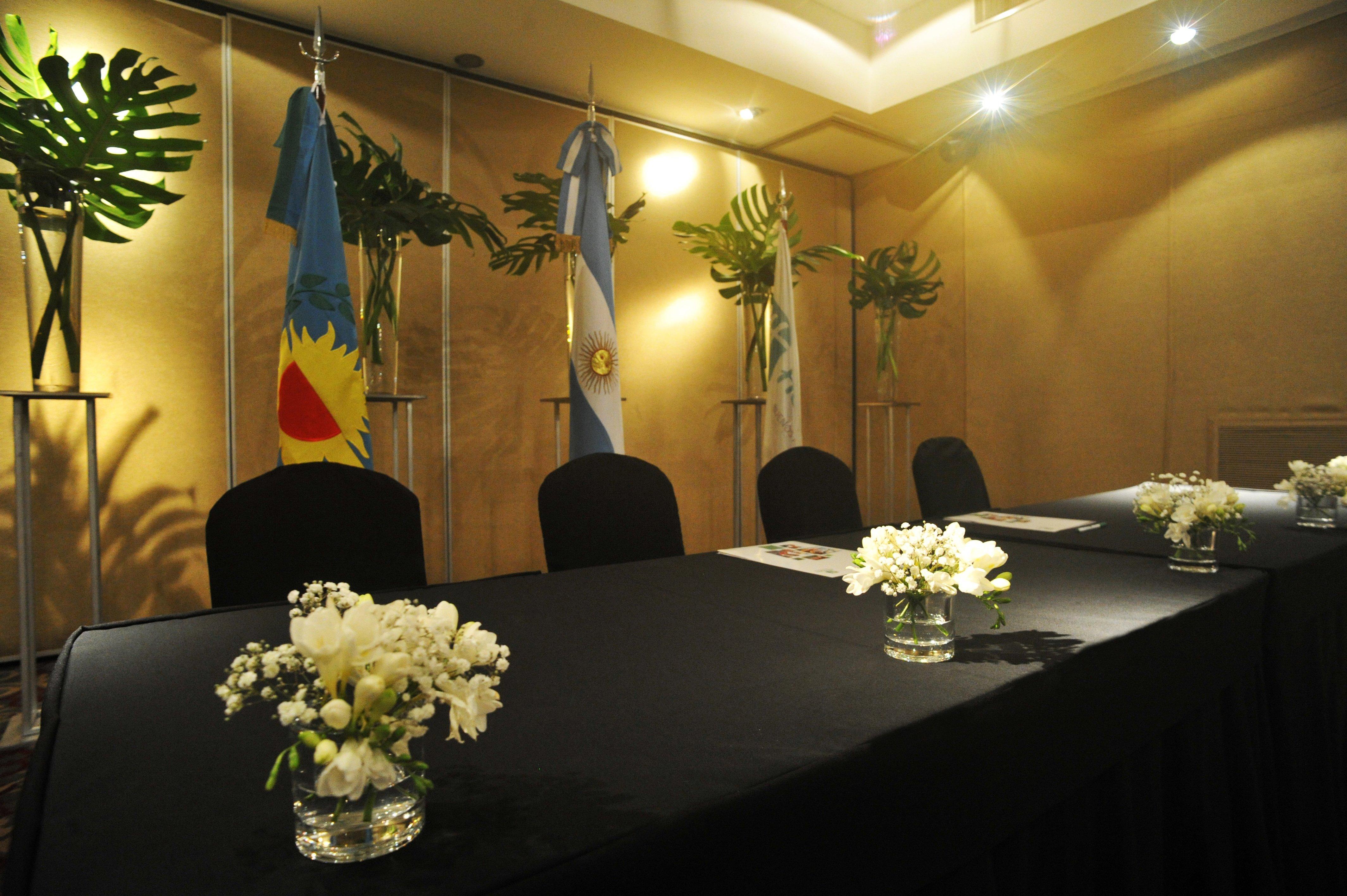 Hotel Ezeiza Airport By Ihg 4*
