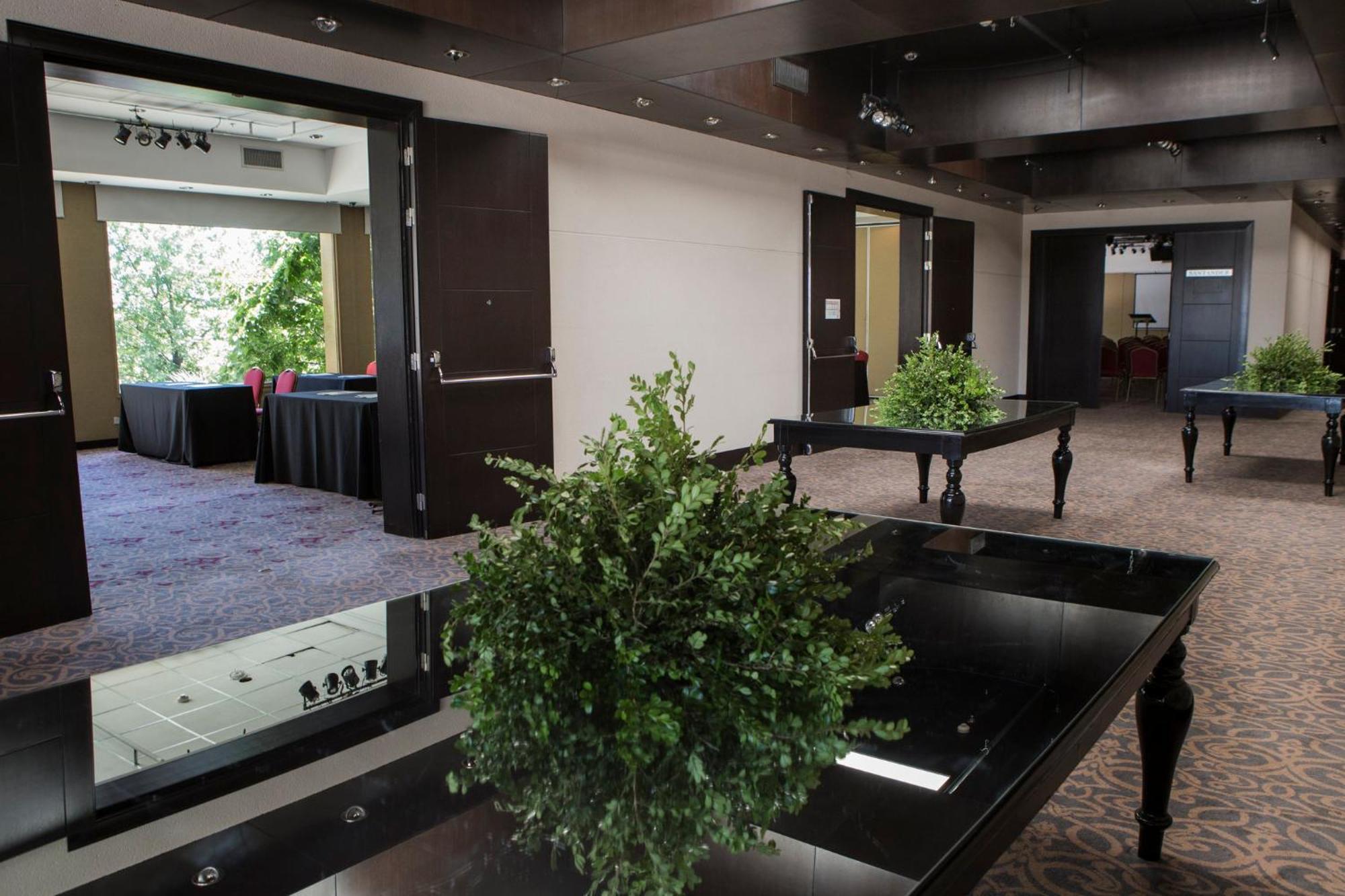 Ezeiza Airport By Ihg Hotel Ciudad Evita